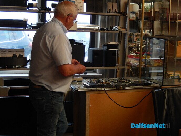 Laatste Repair Café voor de zomer in Dalfsen - Foto: Willy