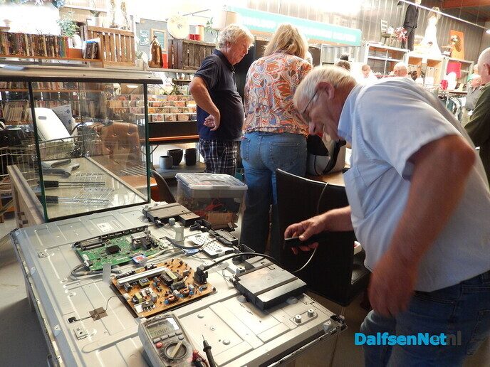 Laatste Repair Café voor de zomer in Dalfsen - Foto: Willy