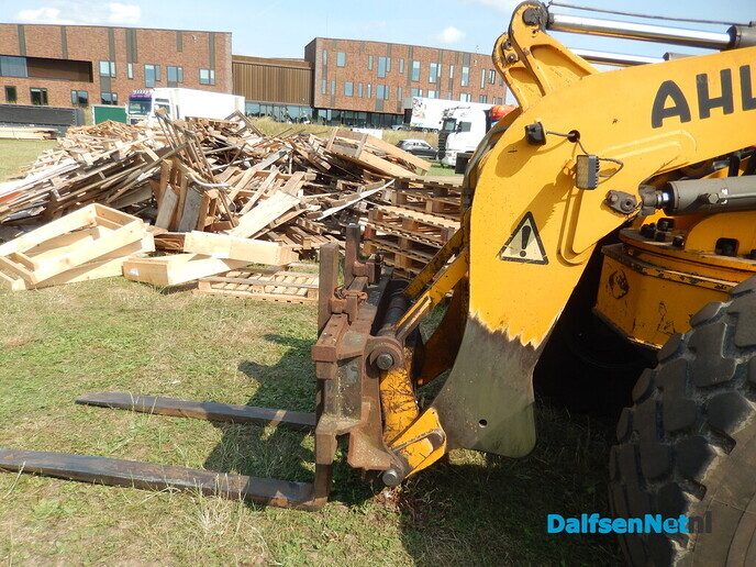 Kermis maakt direct plaats voor timmerweek - Foto: Willy