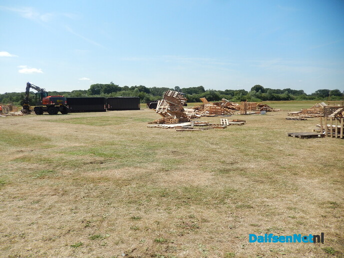 Herman heeft de grootste schik op zijn shovel - Foto: Willy