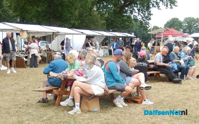 Zoals verwacht: Boerenmarkt Vilsteren weer beregezellig - Foto: Willy