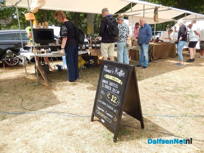 Zoals verwacht: Boerenmarkt Vilsteren weer beregezellig - Foto: Willy