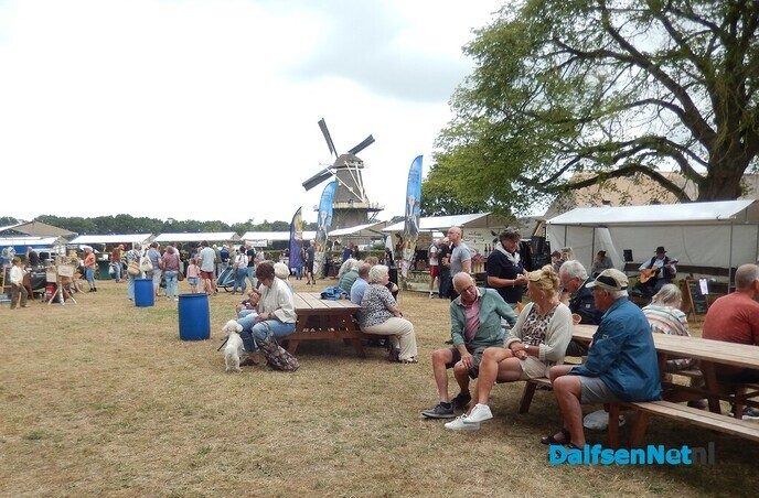 Zoals verwacht: Boerenmarkt Vilsteren weer beregezellig - Foto: Willy