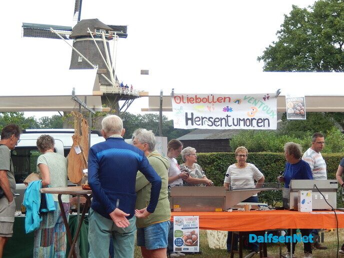 Zoals verwacht: Boerenmarkt Vilsteren weer beregezellig - Foto: Willy