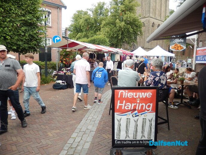Blauwe bogen en een natte boxe - Foto: Willy