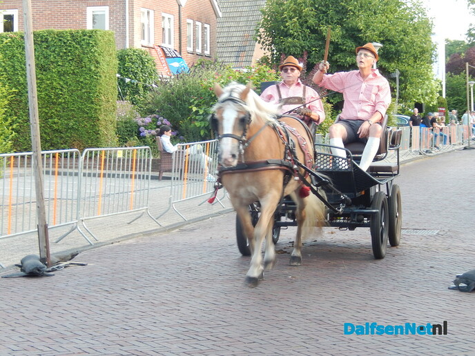 Ringsteken in Lemelerveld weer een supergezellige happening - Foto: Willy