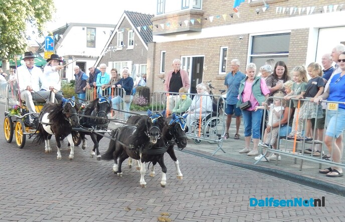 Ringsteken in Lemelerveld weer een supergezellige happening - Foto: Willy