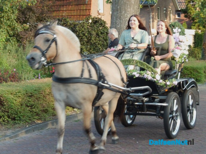 Ringsteken in Lemelerveld weer een supergezellige happening - Foto: Willy