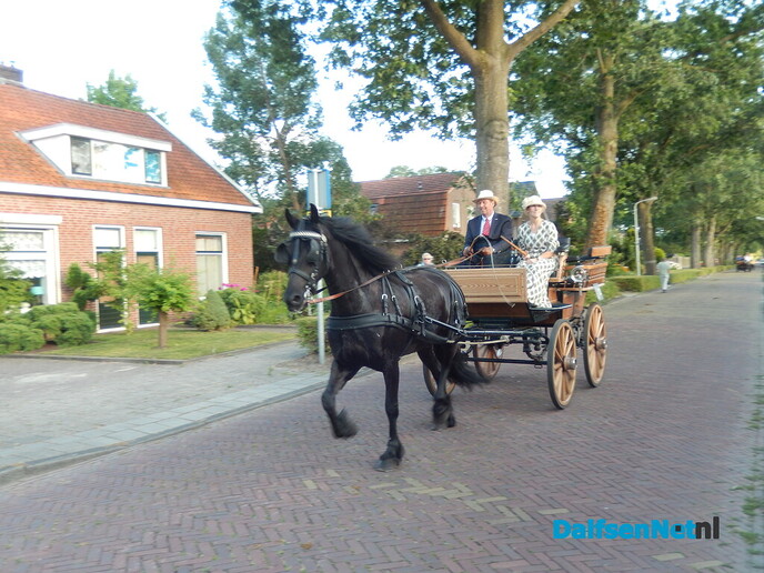 Ringsteken in Lemelerveld weer een supergezellige happening - Foto: Willy