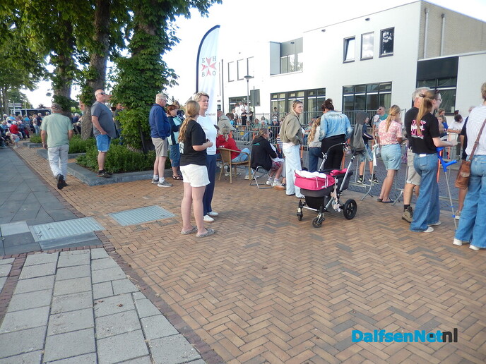 Ringsteken in Lemelerveld weer een supergezellige happening - Foto: Willy