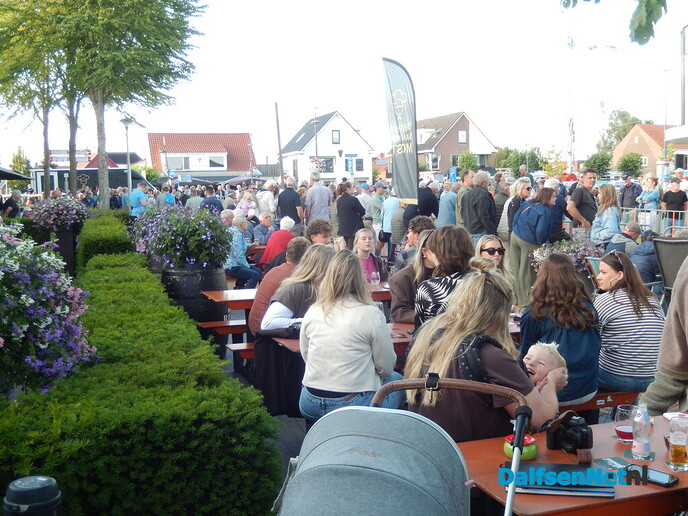 Ringsteken in Lemelerveld weer een supergezellige happening - Foto: Willy