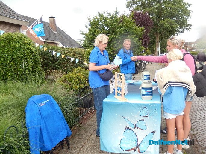 Enorme gezelligheid bij braderie en kinderrommelmarkt in Lemelerveld - Foto: Willy