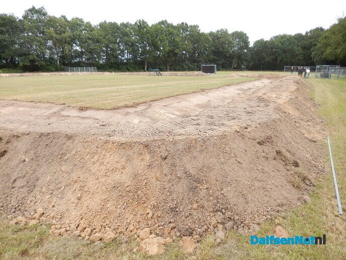 Voorbereidingen autorodeo Hoonhorst in volle gang - Foto: Willy