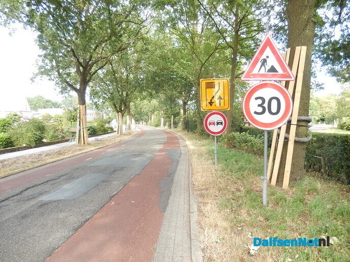Er wordt volop gewerkt aan de Welsummerweg - Foto: Willy