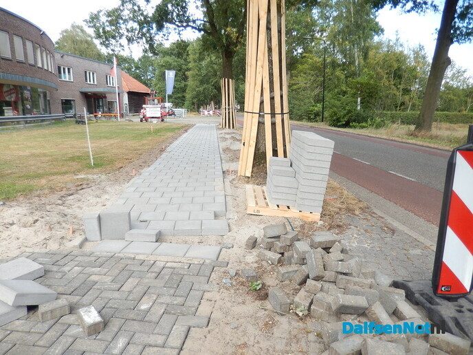 Er wordt volop gewerkt aan de Welsummerweg - Foto: Willy