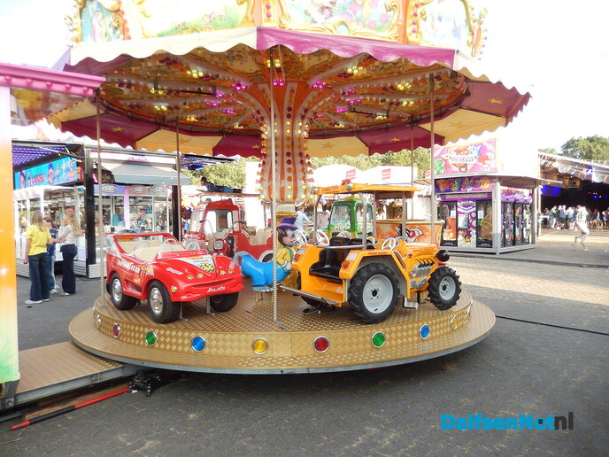 We zouden het bijna vergeten: de kermis! - Foto: Willy
