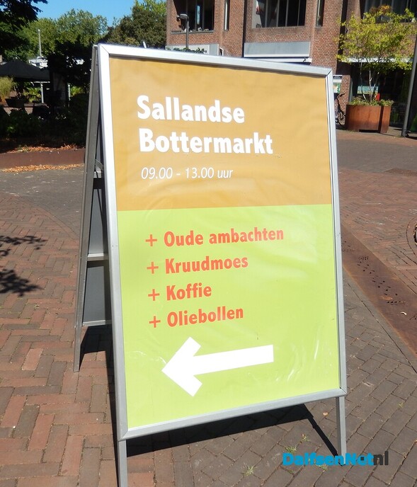 Sallandse roombottermarkt trekt veel bezoekers - Foto: Willy