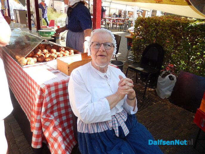 Sallandse roombottermarkt trekt veel bezoekers - Foto: Willy
