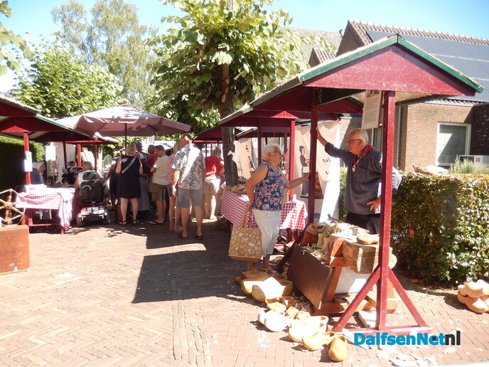 Sallandse roombottermarkt trekt veel bezoekers - Foto: Willy