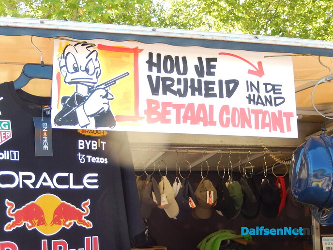 Sallandse roombottermarkt trekt veel bezoekers - Foto: Willy
