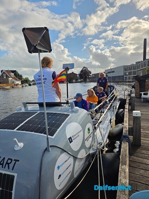 Twee burgemeesters stappen aan boord bij Grannies on Waves - Foto: Ingezonden foto