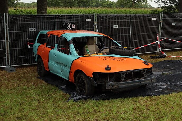 De eerste beelden zijn binnen van de auto rodeo Hoonhorst - Foto: Tygo Bovendorp