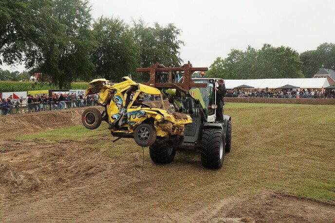 De eerste beelden zijn binnen van de auto rodeo Hoonhorst - Foto: Tygo Bovendorp