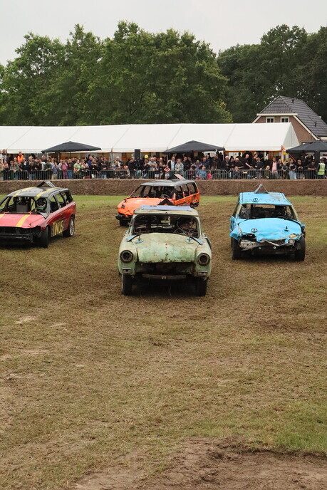 De eerste beelden zijn binnen van de auto rodeo Hoonhorst - Foto: Tygo Bovendorp