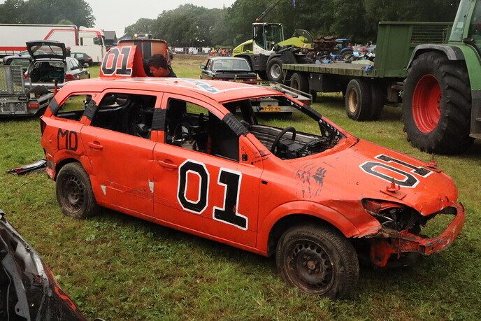 De eerste beelden zijn binnen van de auto rodeo Hoonhorst - Foto: Tygo Bovendorp