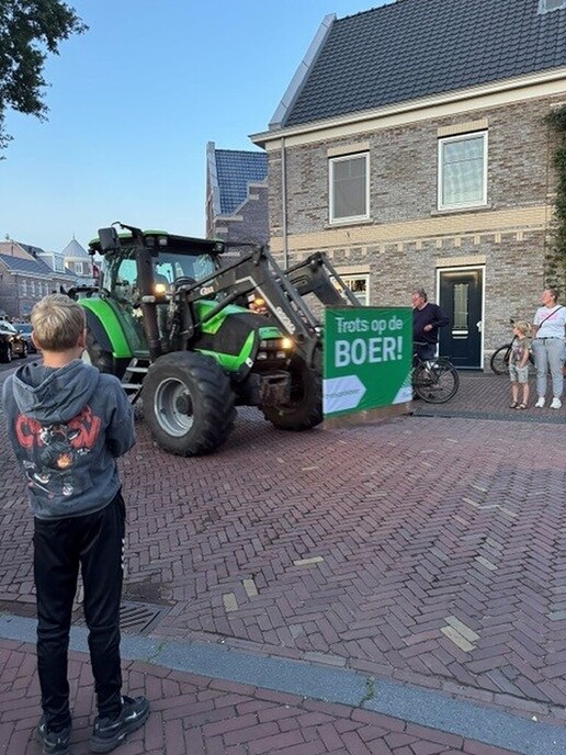 Honderden trekkers, 1 boodschap! - Foto: Eigen geleverde foto