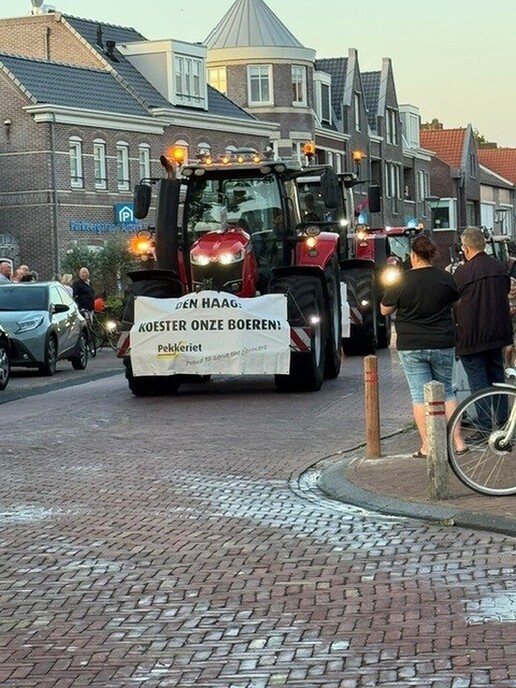 Honderden trekkers, 1 boodschap! - Foto: Eigen geleverde foto