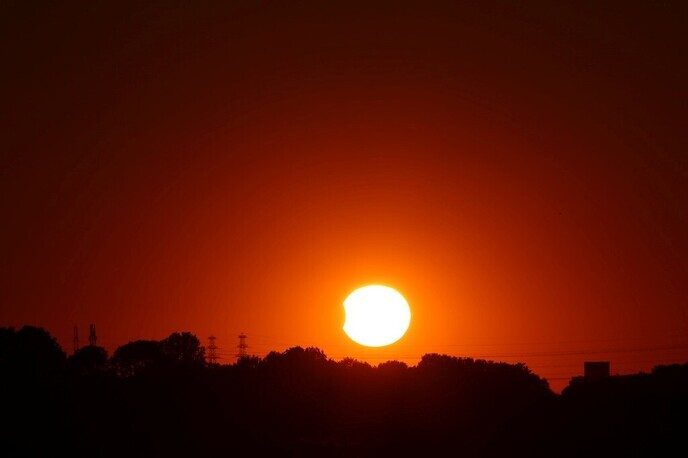 Einde verduistering boven vd valk Zwolle - Foto: Ingezonden foto