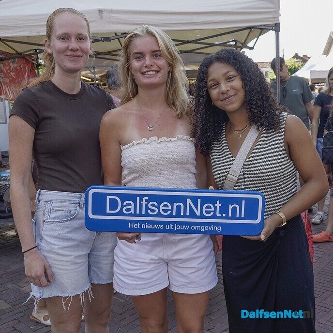 Bordje DalfsenNet op derde Blauwe Bogen Dag - Foto: Paul Scholten