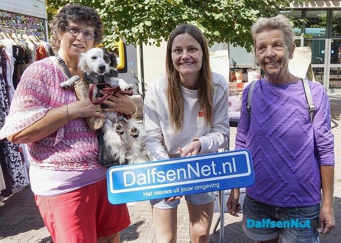 Bordje DalfsenNet op derde Blauwe Bogen Dag - Foto: Paul Scholten
