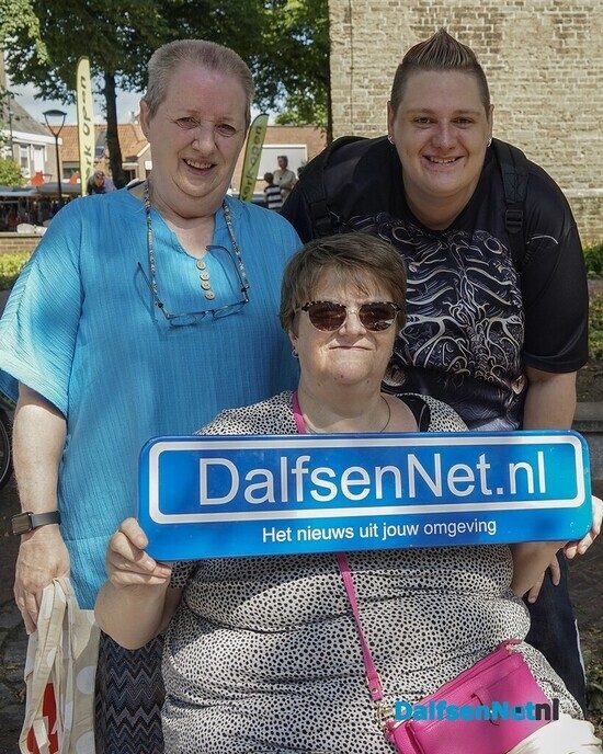 Bordje DalfsenNet op derde Blauwe Bogen Dag - Foto: Paul Scholten