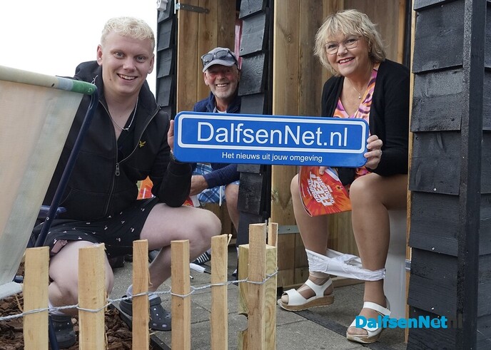Bordje DalfsenNet bij optocht Oudleusen - Foto: Paul Scholten