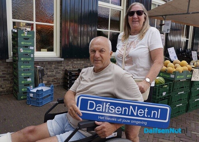 Bordje DalfsenNet op derde Blauwe Bogen Dag - Foto: Paul Scholten