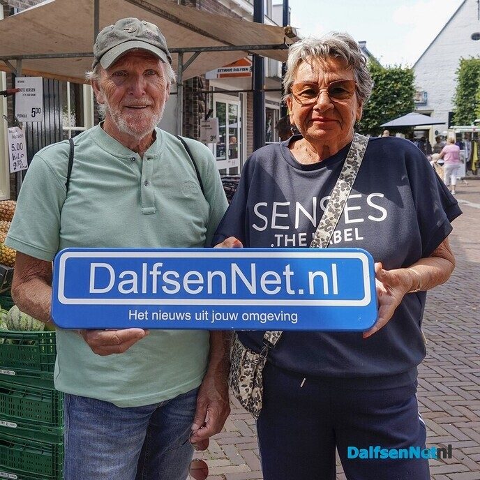 Bordje DalfsenNet op derde Blauwe Bogen Dag - Foto: Paul Scholten