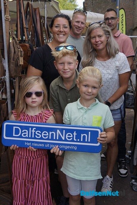 Bordje DalfsenNet op derde Blauwe Bogen Dag - Foto: Paul Scholten
