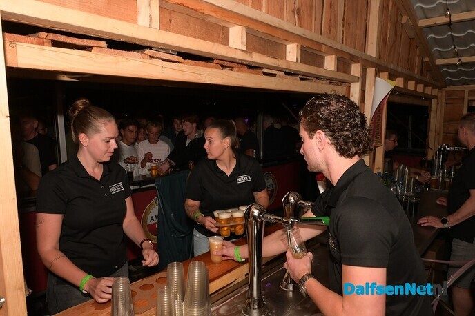 Nikki’s Viert De Zomer zorgt voor uitverkocht feest op Kerkplein - Foto: Johan Bokma