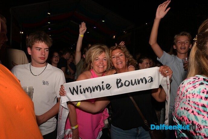 Nikki’s Viert De Zomer zorgt voor uitverkocht feest op Kerkplein - Foto: Johan Bokma