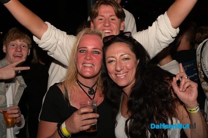 Nikki’s Viert De Zomer zorgt voor uitverkocht feest op Kerkplein - Foto: Johan Bokma