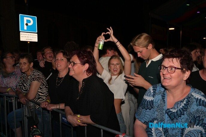 Nikki’s Viert De Zomer zorgt voor uitverkocht feest op Kerkplein - Foto: Johan Bokma