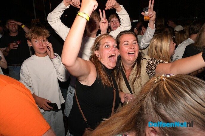 Nikki’s Viert De Zomer zorgt voor uitverkocht feest op Kerkplein - Foto: Johan Bokma