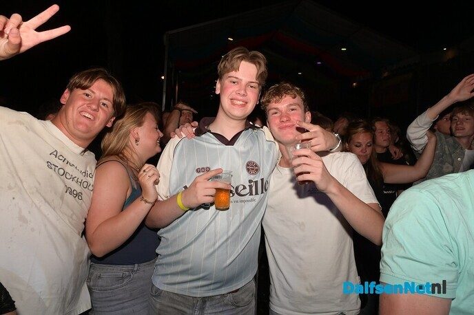 Nikki’s Viert De Zomer zorgt voor uitverkocht feest op Kerkplein - Foto: Johan Bokma