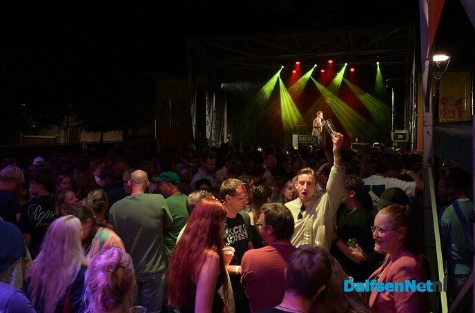 Nikki’s Viert De Zomer zorgt voor uitverkocht feest op Kerkplein - Foto: Johan Bokma