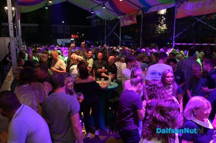 Nikki’s Viert De Zomer zorgt voor uitverkocht feest op Kerkplein - Foto: Johan Bokma