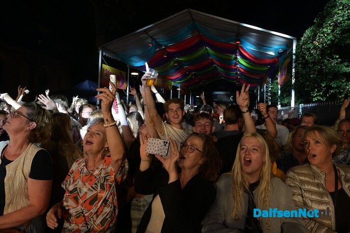Nikki’s Viert De Zomer sluit af met spetterend feest op het Kerkplein - Foto: Johan Bokma