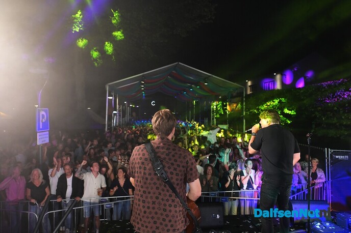 Nikki’s Viert De Zomer sluit af met spetterend feest op het Kerkplein - Foto: Johan Bokma