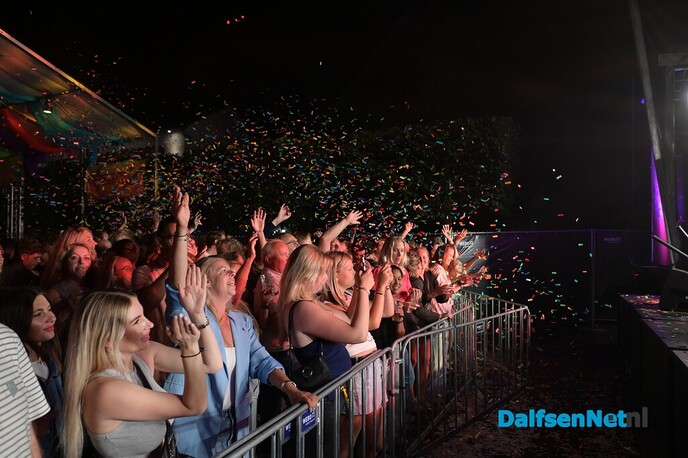 Nikki’s Viert De Zomer sluit af met spetterend feest op het Kerkplein - Foto: Johan Bokma